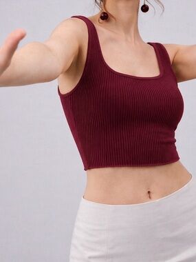 Babaton Ribbed Sculpt Square Neck Cropped Tank